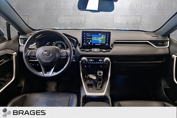 Toyota RAV4 9 of 22