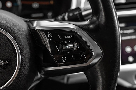 Jaguar I-PACE 22 of 26