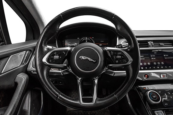 Jaguar I-PACE 21 of 26