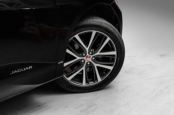 Jaguar I-PACE 10 of 26