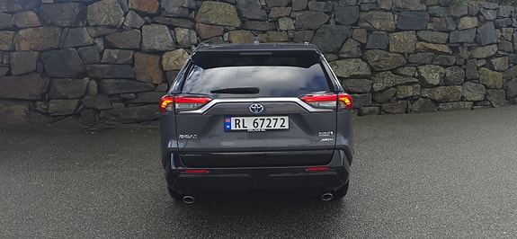 Toyota RAV4 4 of 30