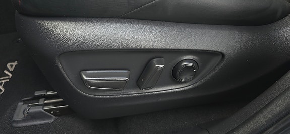 Toyota RAV4 14 of 30