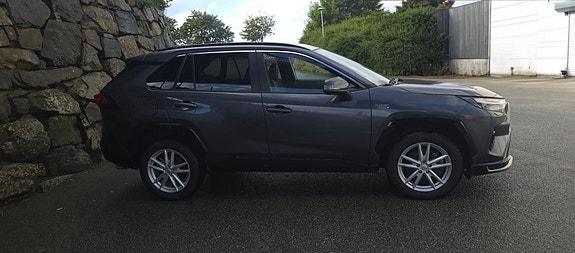 Toyota RAV4 7 of 30