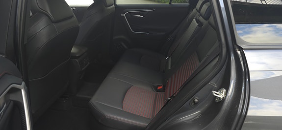 Toyota RAV4 9 of 30