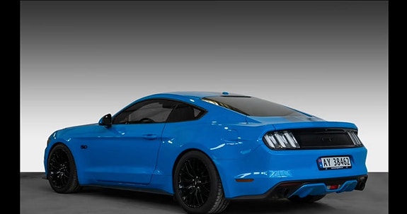 Ford Mustang 8 of 16
