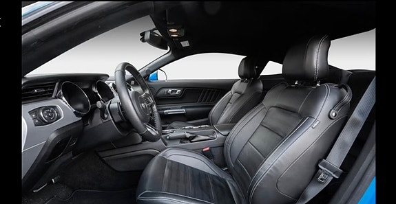 Ford Mustang 11 of 16