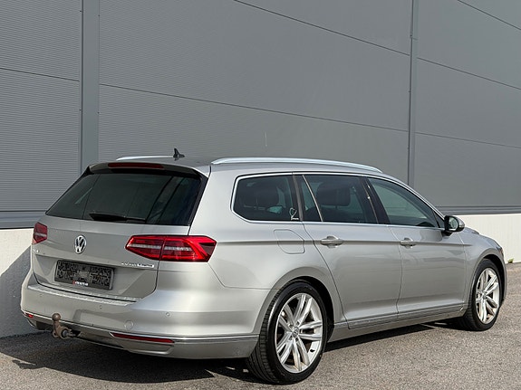 Volkswagen Passat 7 of 30