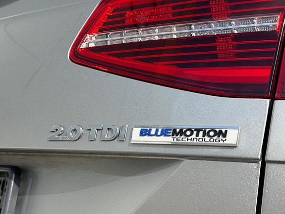 Volkswagen Passat 11 of 30