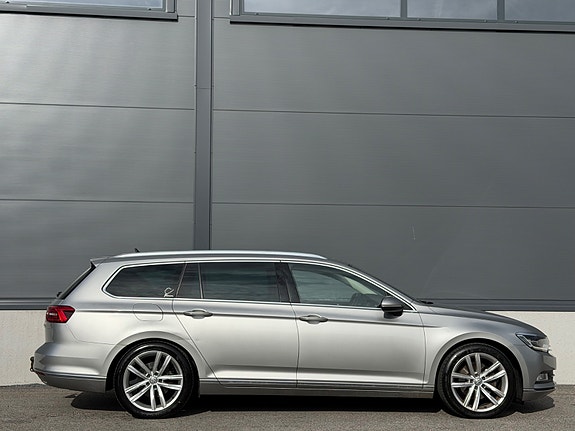 Volkswagen Passat 8 of 30
