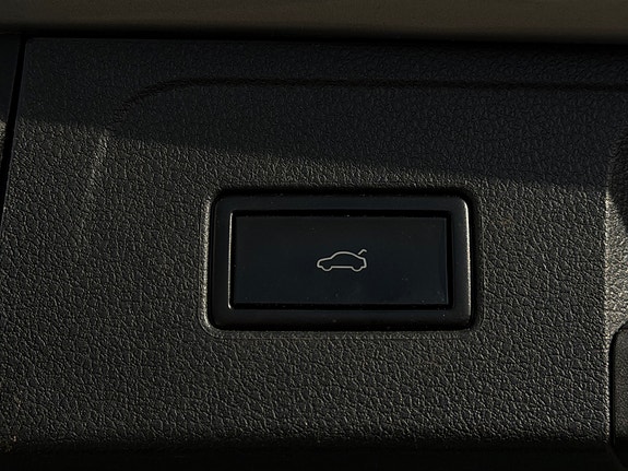 Volkswagen Passat 13 of 30