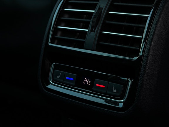 Volkswagen Passat 21 of 30