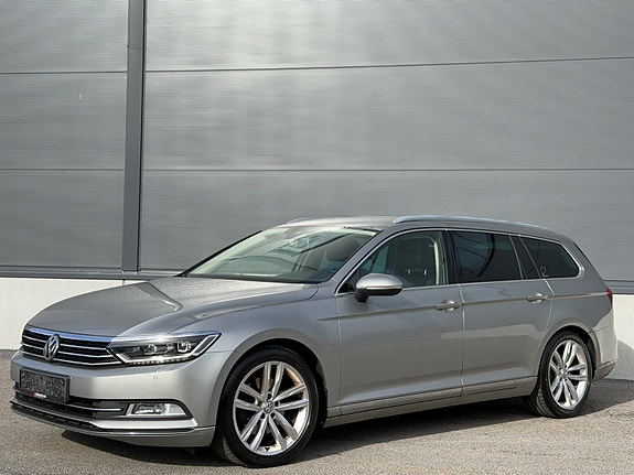 Volkswagen Passat 2 of 30