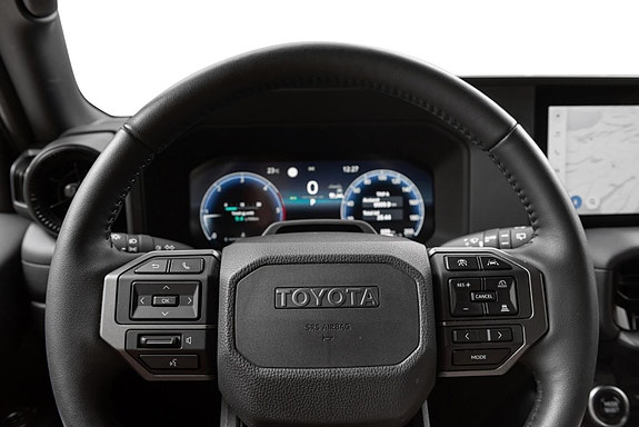 Toyota Land Cruiser 11 of 27
