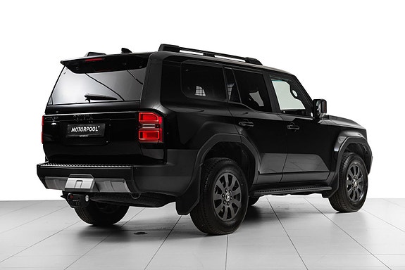 Toyota Land Cruiser 2 of 27