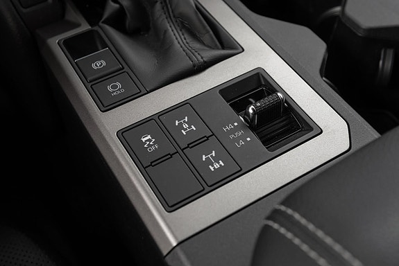 Toyota Land Cruiser 17 of 27