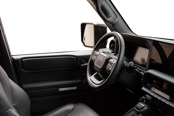 Toyota Land Cruiser 10 of 27