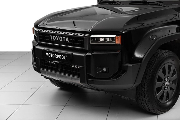 Toyota Land Cruiser 22 of 27