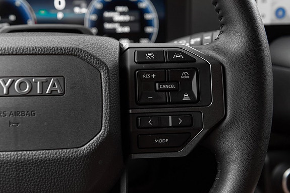 Toyota Land Cruiser 27 of 27