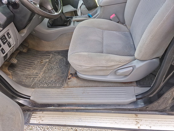 Toyota HiLux 6 of 9
