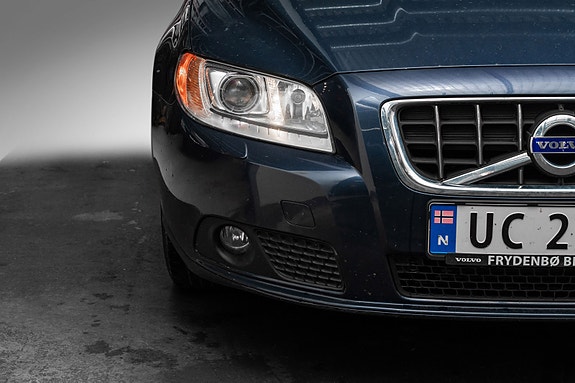 Volvo V70 3 of 21