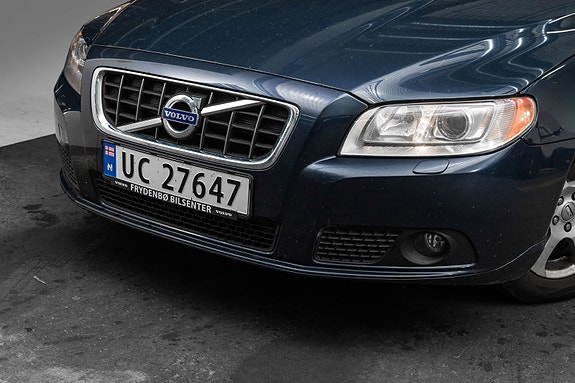Volvo V70 4 of 21