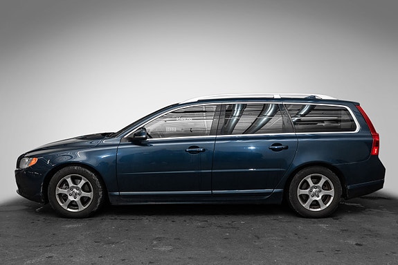 Volvo V70 2 of 21