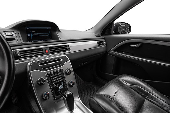 Volvo V70 8 of 21