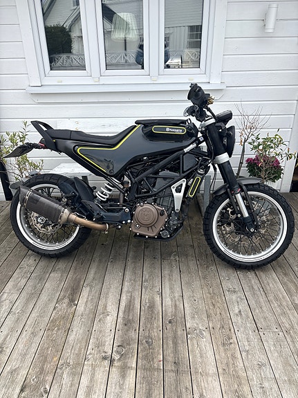 Husqvarna Svartpilen 401 2 of 4