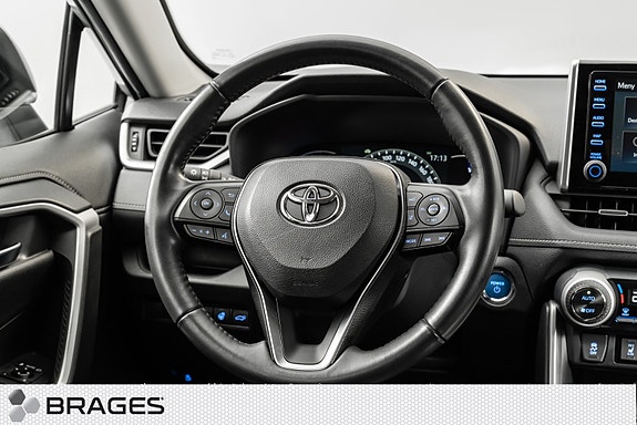 Toyota RAV4 22 of 26