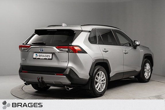 Toyota RAV4 4 of 26