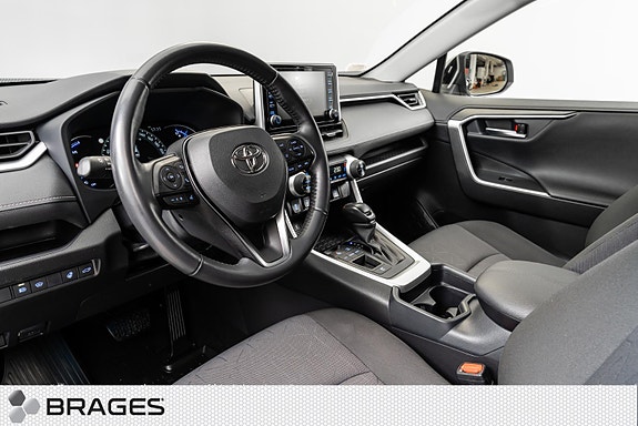 Toyota RAV4 13 of 26