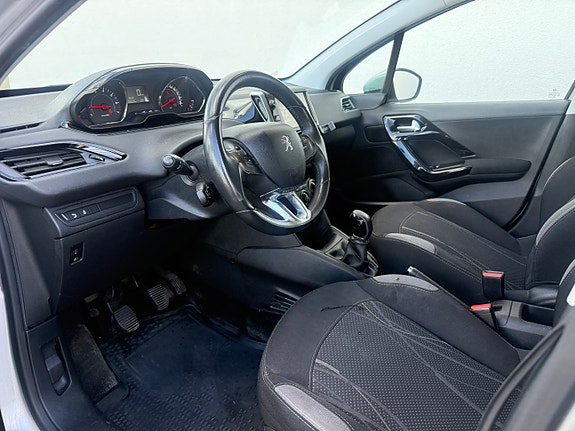 Peugeot 208 15 of 17