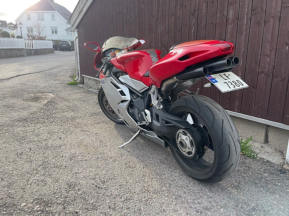 MV Agusta F4 750 5 of 16
