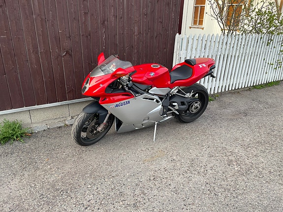 MV Agusta F4 750 10 of 16