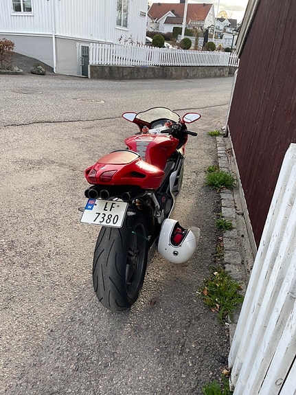 MV Agusta F4 750 7 of 16