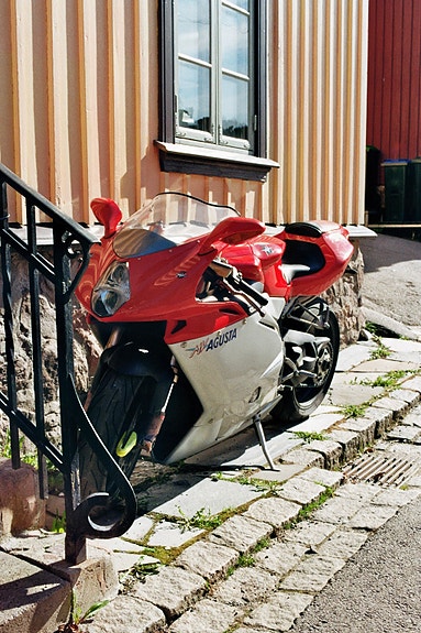 MV Agusta F4 750 2 of 16