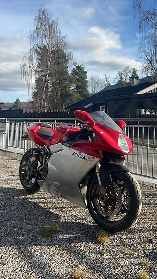 MV Agusta F4 750 12 of 16