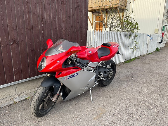 MV Agusta F4 750 9 of 16