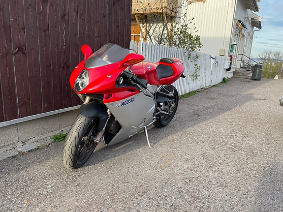 MV Agusta F4 750 14 of 16