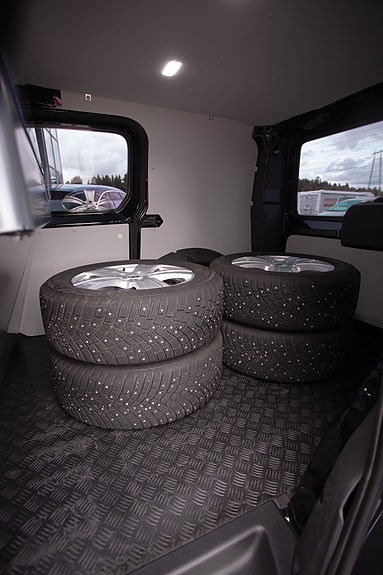 Volkswagen Caddy 28 of 30