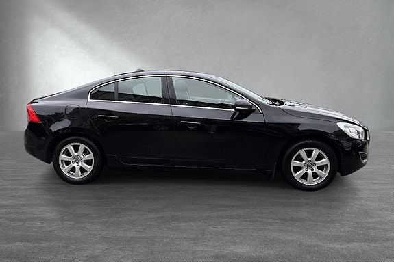 Volvo S60 7 of 30