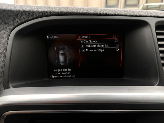Volvo S60 27 of 30