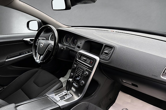 Volvo S60 15 of 30
