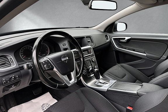 Volvo S60 12 of 30