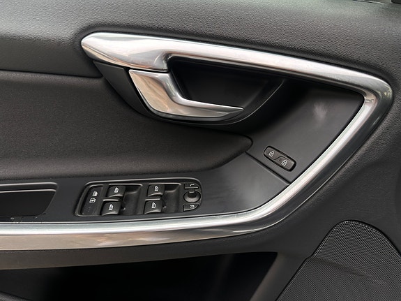 Volvo S60 16 of 30