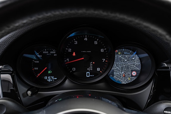 Porsche Macan 23 of 30