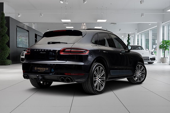 Porsche Macan 4 of 30