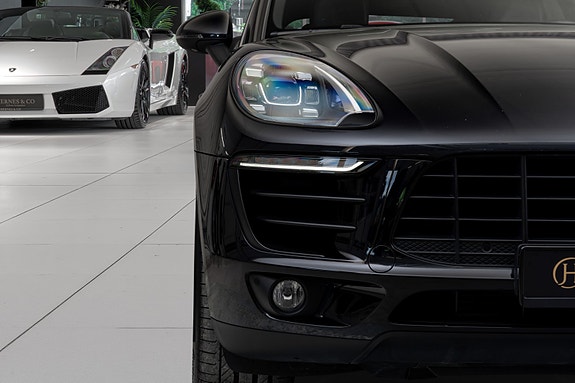 Porsche Macan 7 of 30