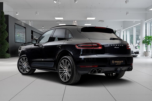Porsche Macan 2 of 30