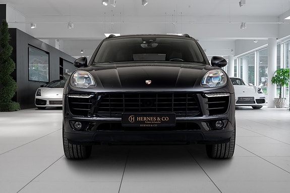 Porsche Macan 5 of 30